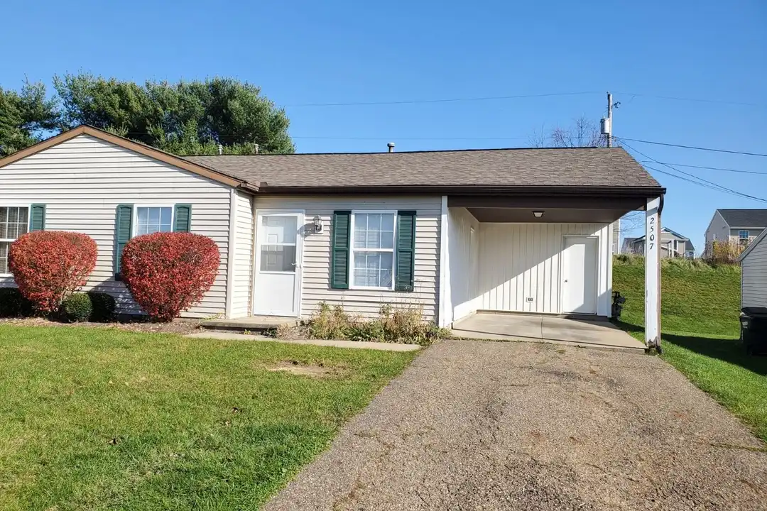 2507 Zircon St NE unit 2507 – photo 1