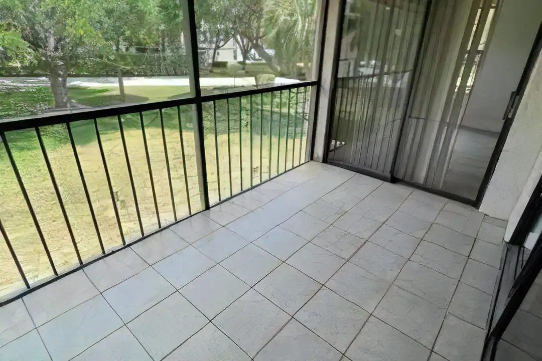 3350 Jaywood Terrace unit J221 - View 3