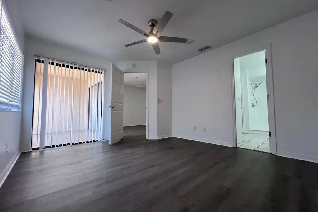 1902 Garden Lake Dr - View 4