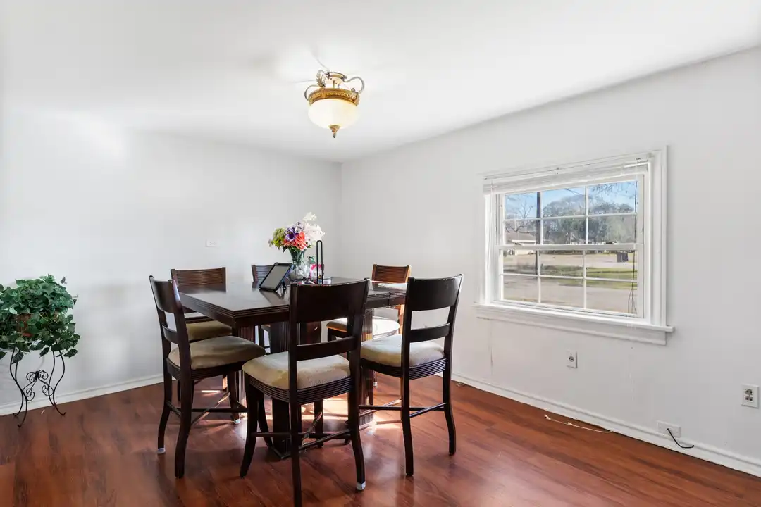 2520 1st St - View 5