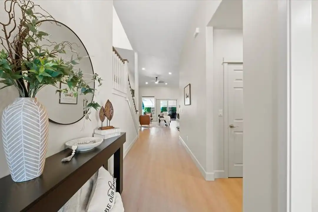 Apartment in Kennewick - More