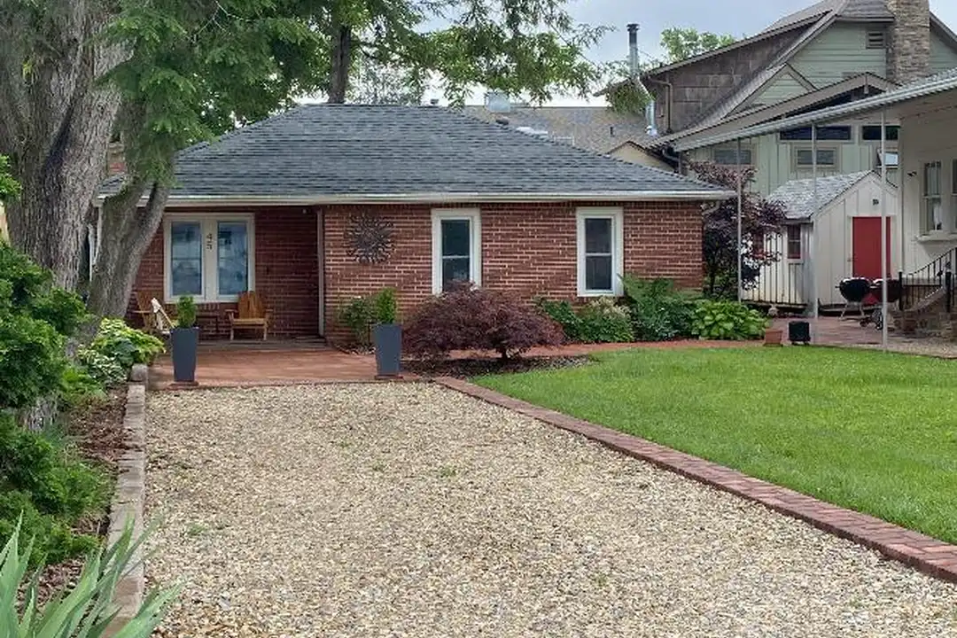 45 N Oaklawn Ave – photo 1