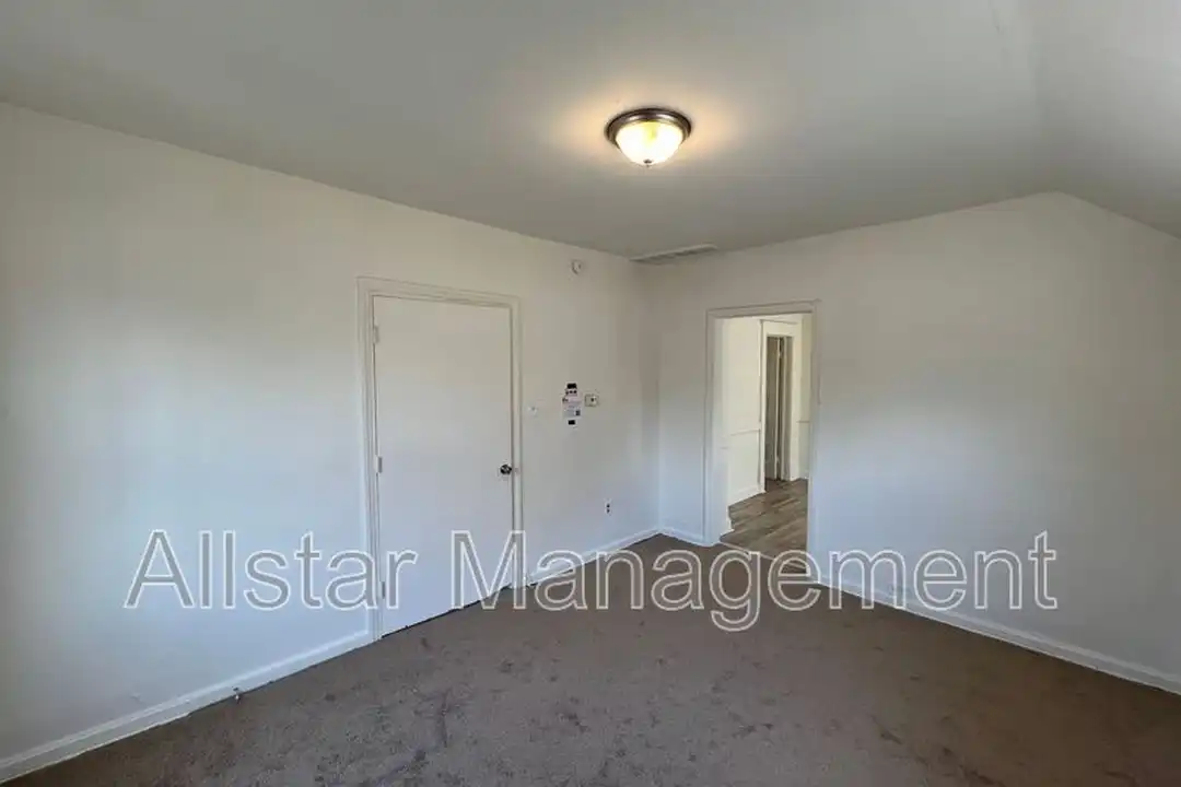 Apartment in Cleveland, Clark-Fulton, Cuyahoga - View 3