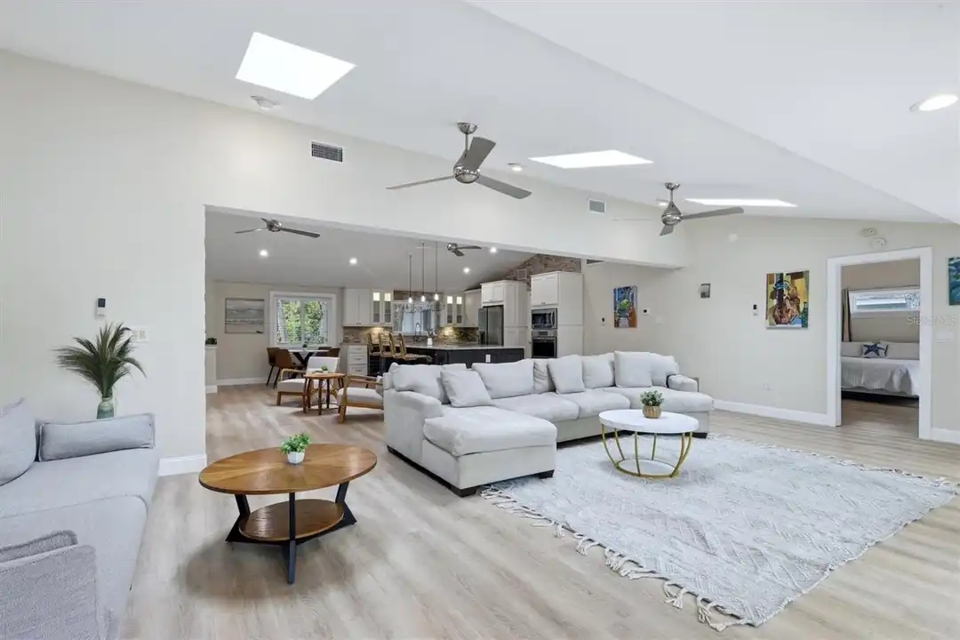 1232 Northport Dr - More