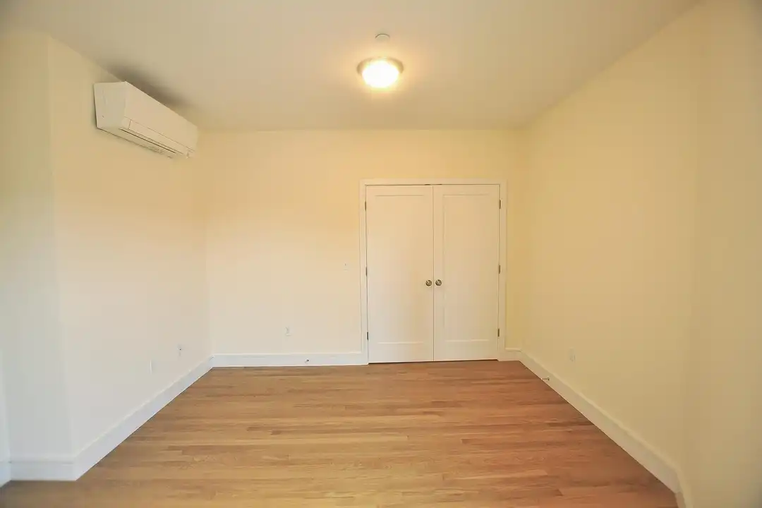 877 Beacon St unit 3 - View 6