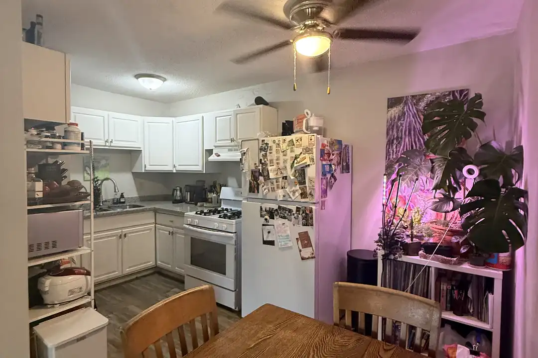 814 11th Ave SE unit 306 – další