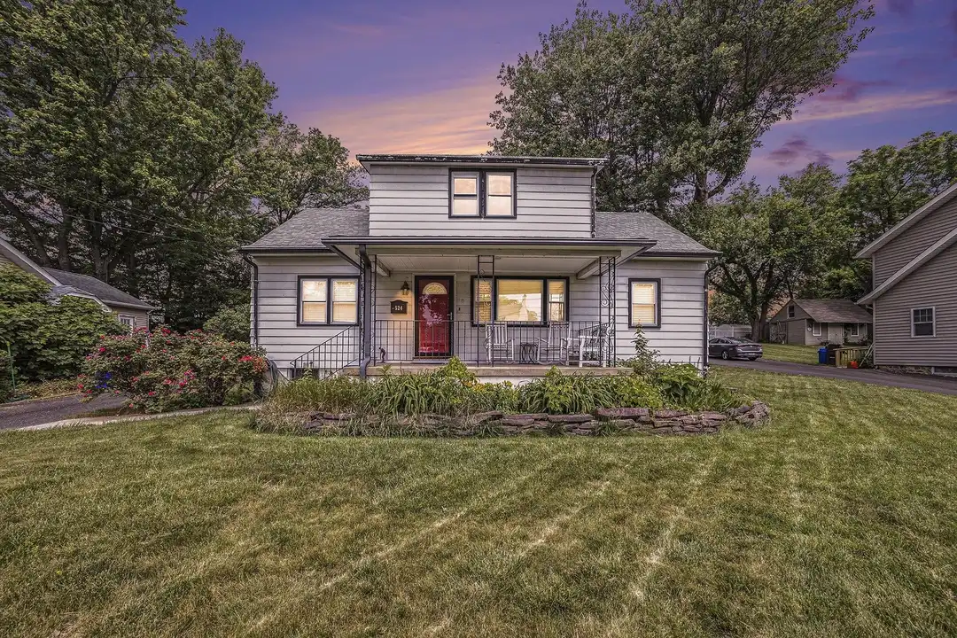 524 Continental Rd – photo 1 of 23