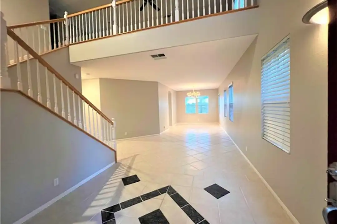 31142 Sunningdale Dr - View 3