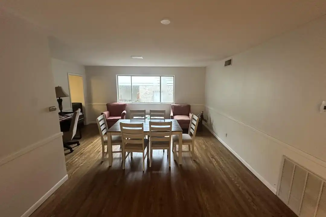 901 N McKinley St - View 6