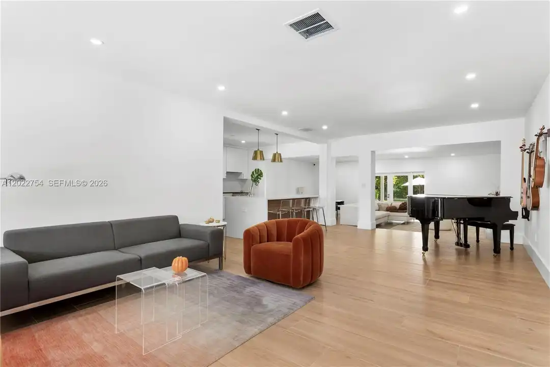7825 SW 72nd Ave - View 6