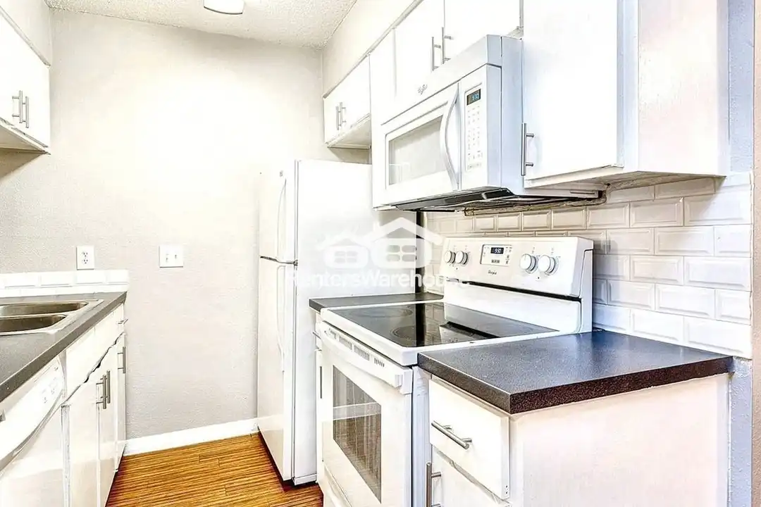 4007 Avenue C unit 105 - View 6