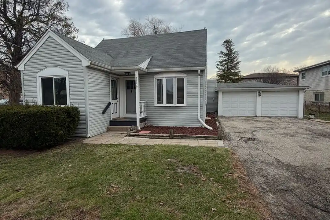 2209 Douglas Ave – photo 1 of 36