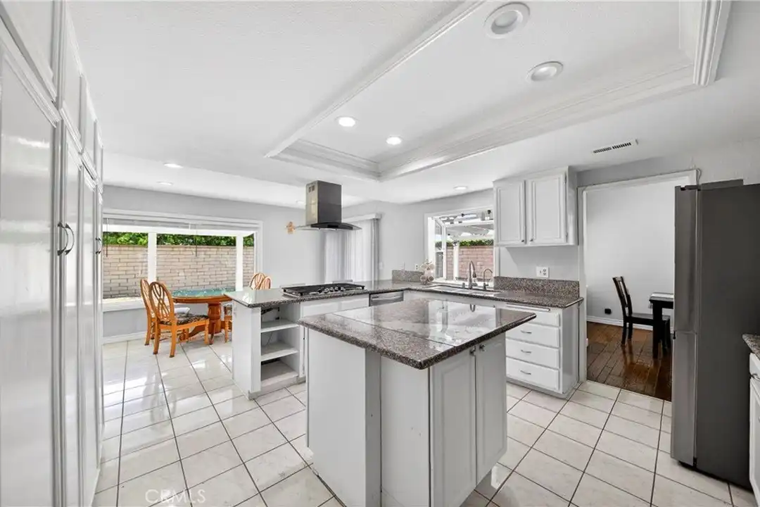 2540 Royale Pl - View 6