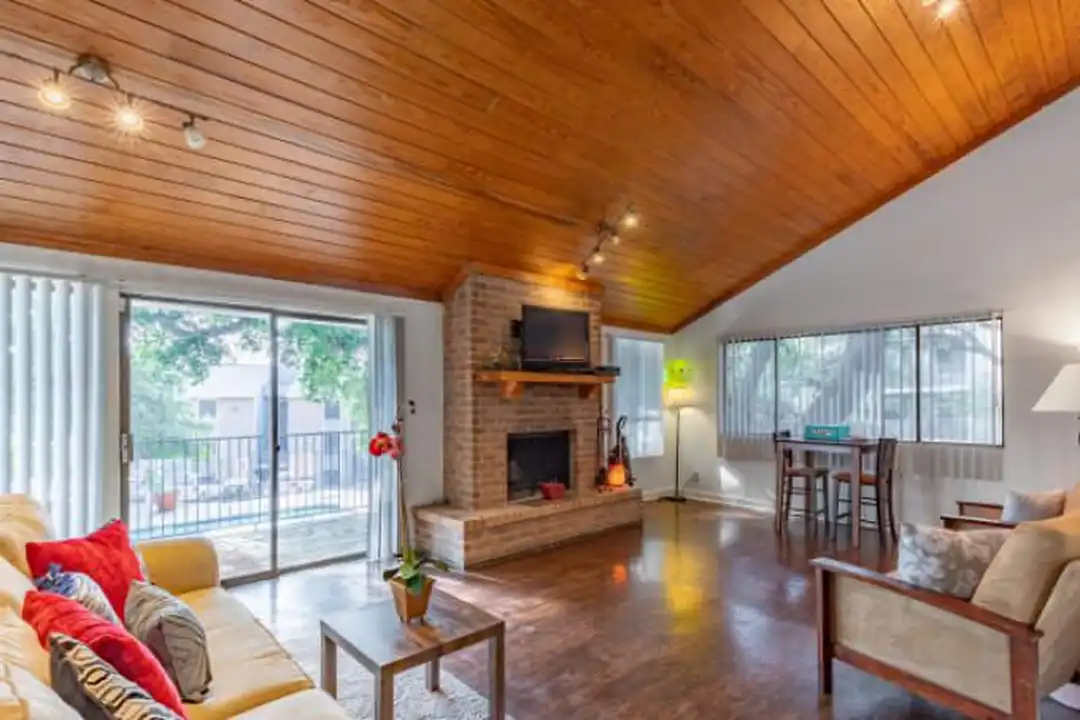 Apartment in San Antonio, Bexar - View 5