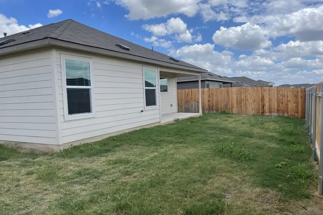 195 Salt Springs Rd - More