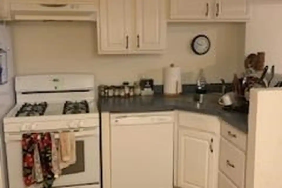32 Edgerly Rd unit B - View 4