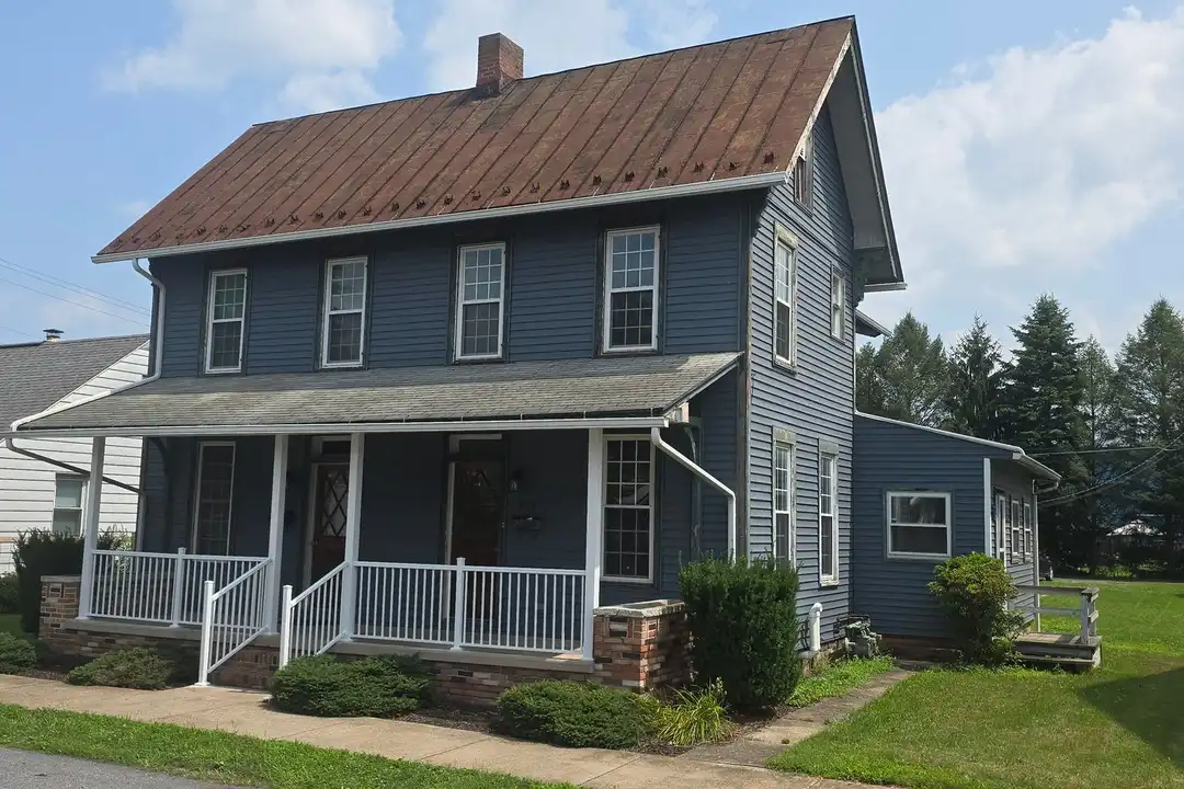 804 Ash St unit . – photo 1 of 10