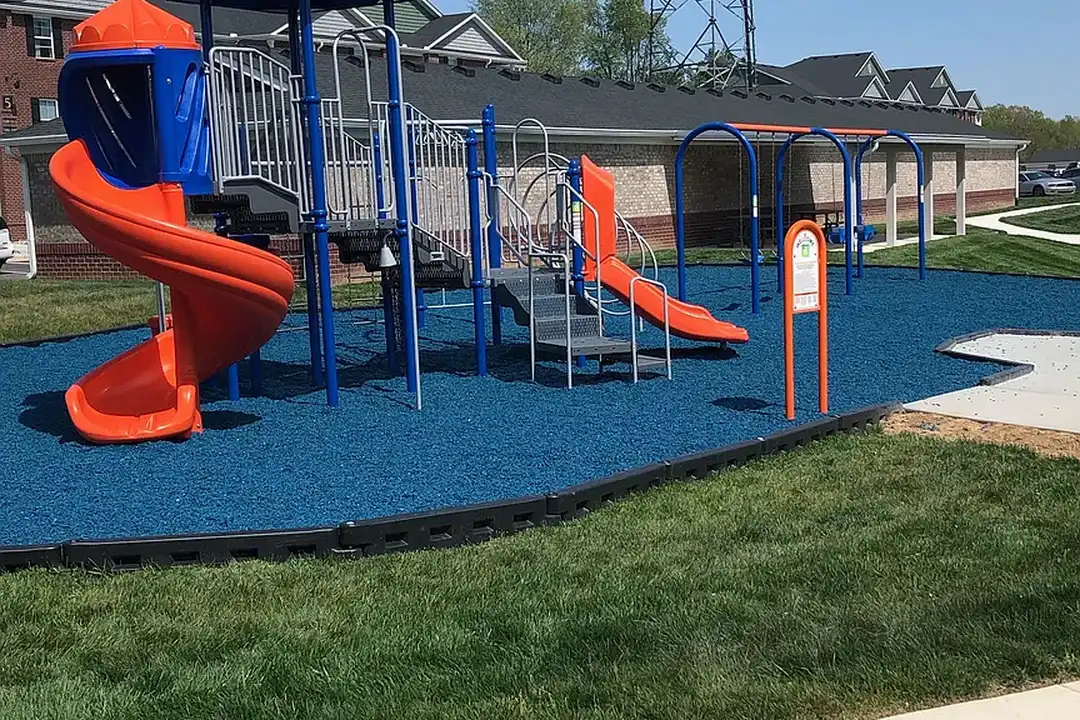 Crestwood Commons Apartments – photo 1 of 19