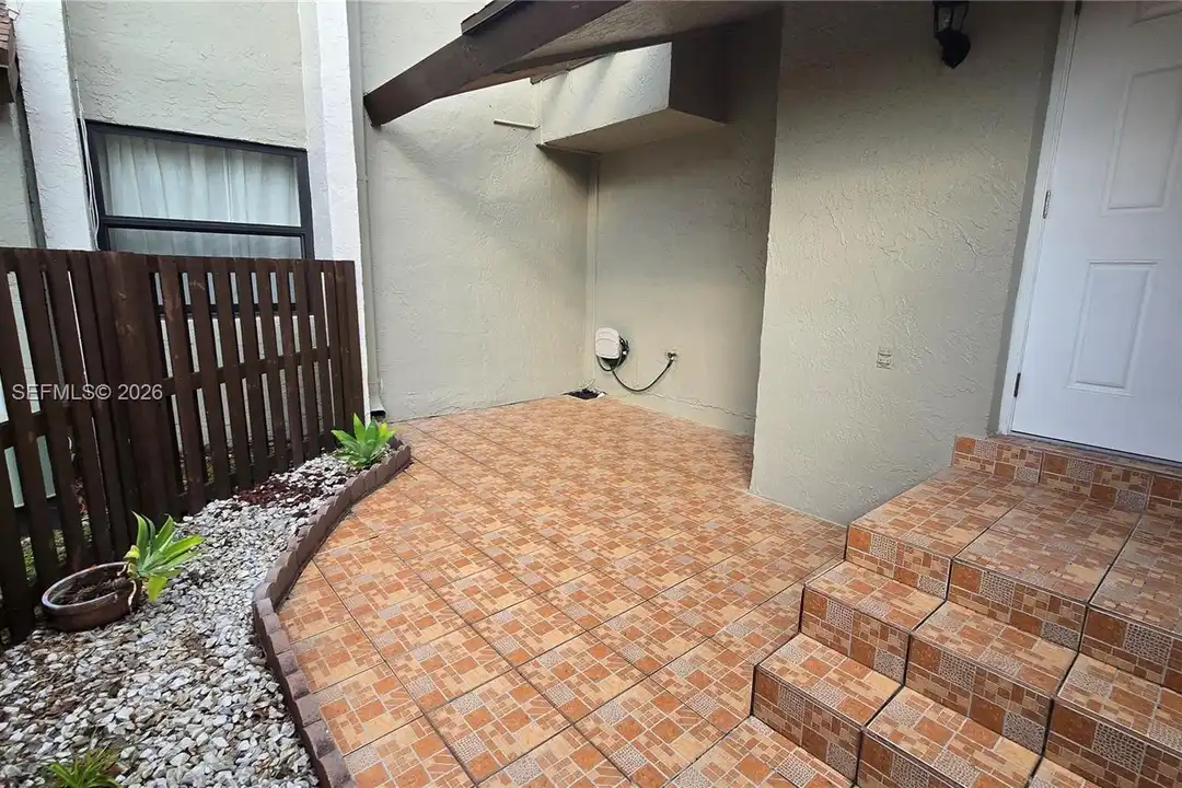 9970 NW 9th St - View 3