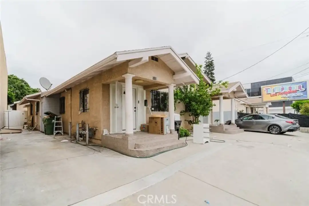 5257 Fountain Ave - View 2