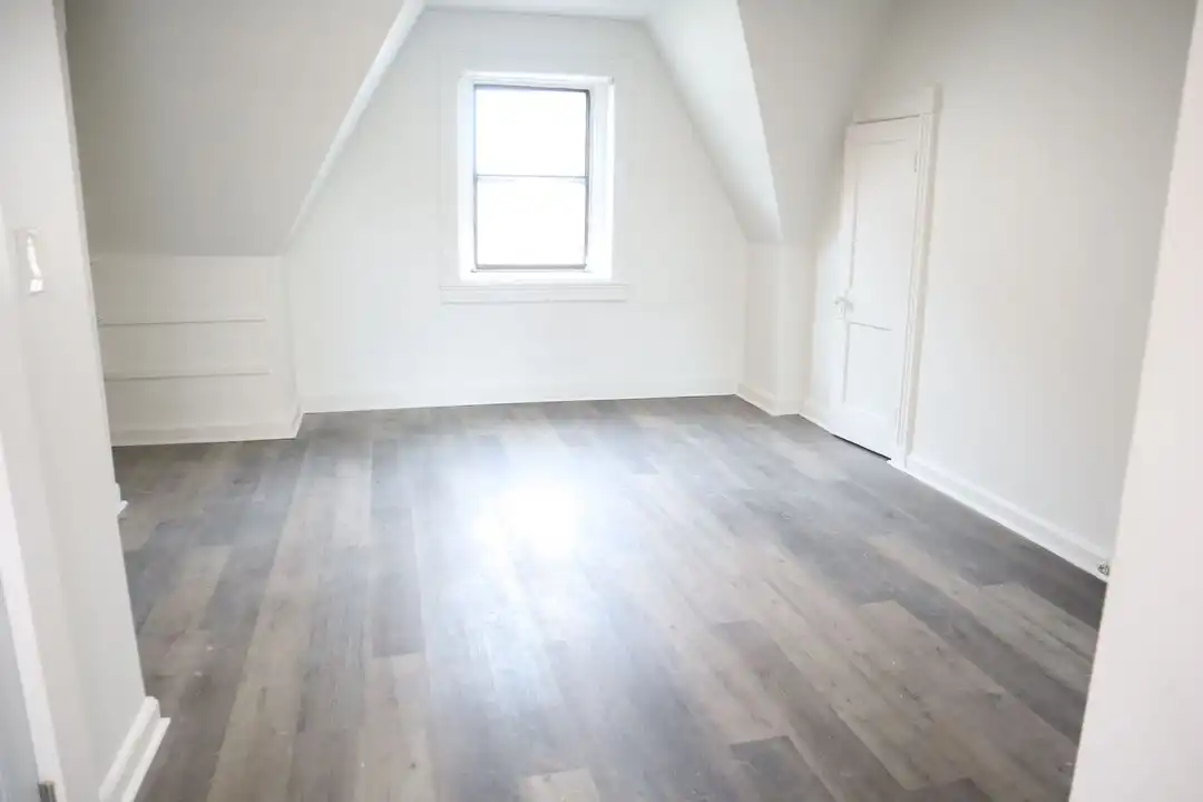 1303 N Charles St unit Unit #4 - More