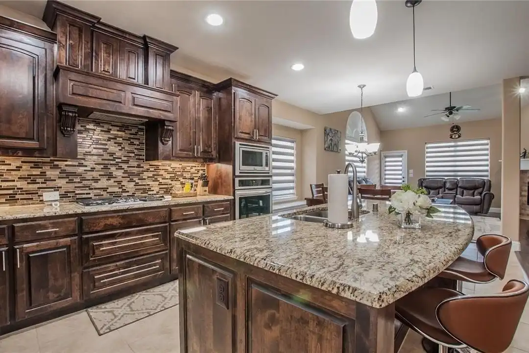 2440 Kingsgate Dr - View 5