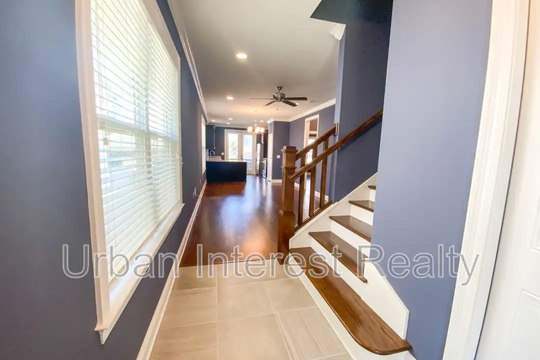 403 King St - View 2