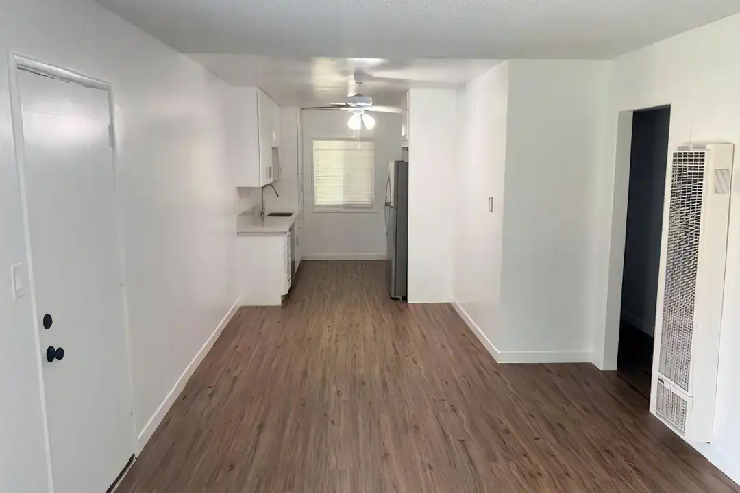 1403 Obispo Ave unit 3 - More