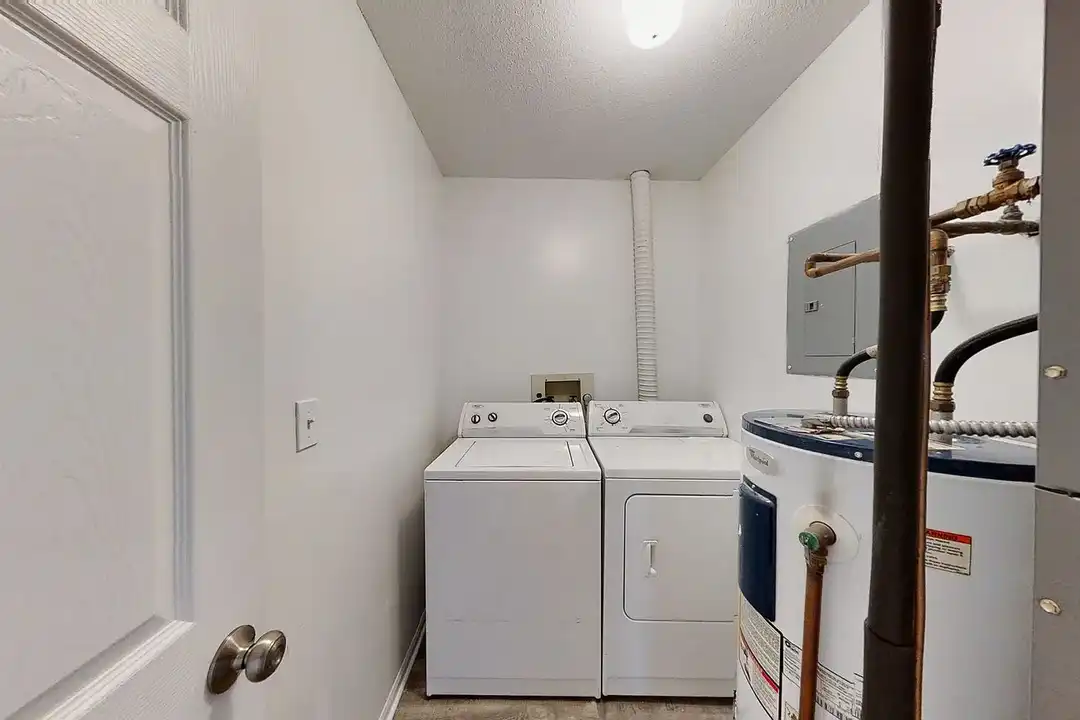 900 E Grand Ave – photo 1