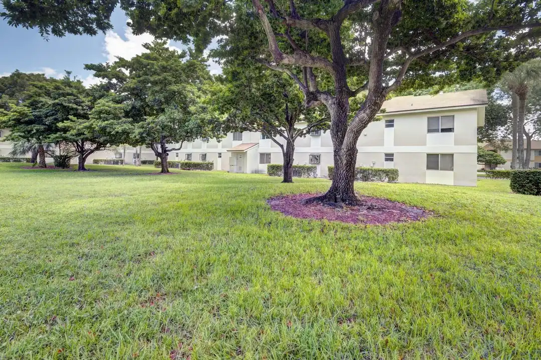 304 Gardens Dr - View 2