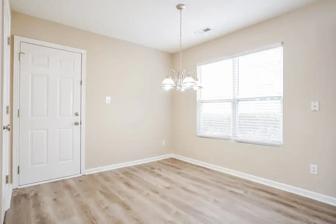 70 Brookhaven Dr - More