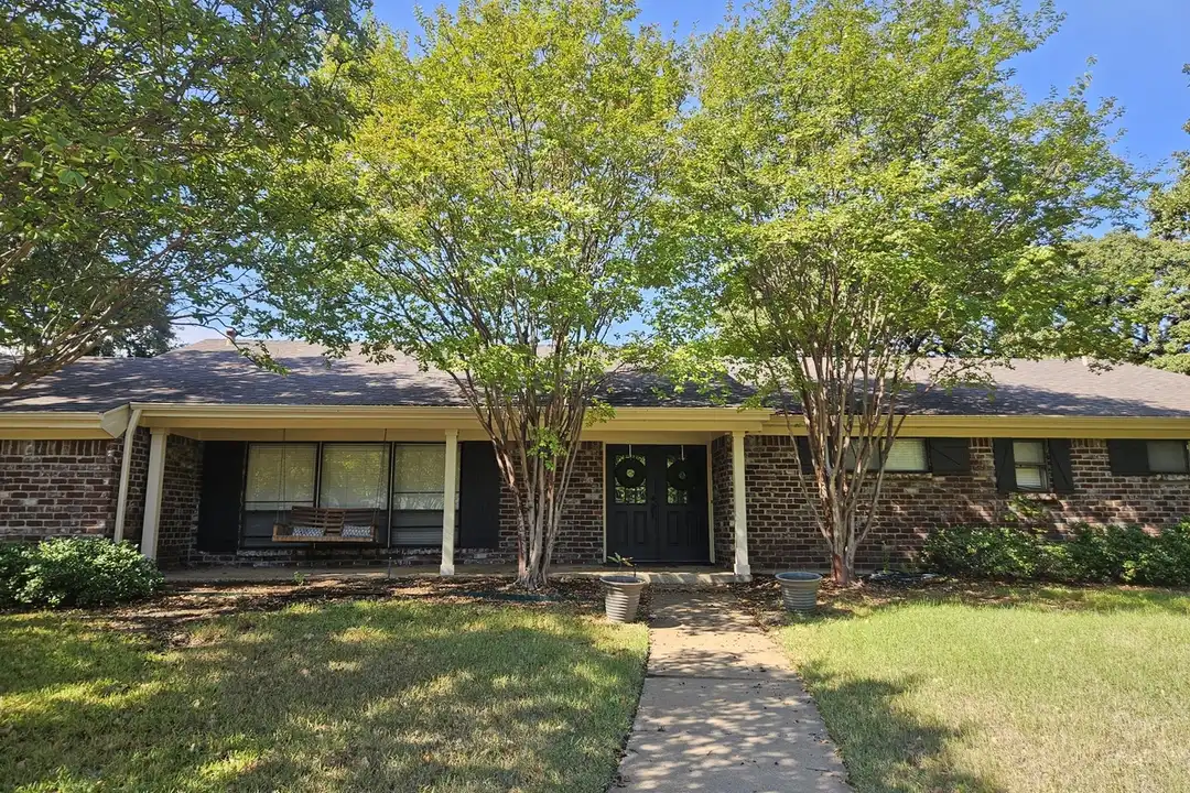 1340 Kathryn St - View 2