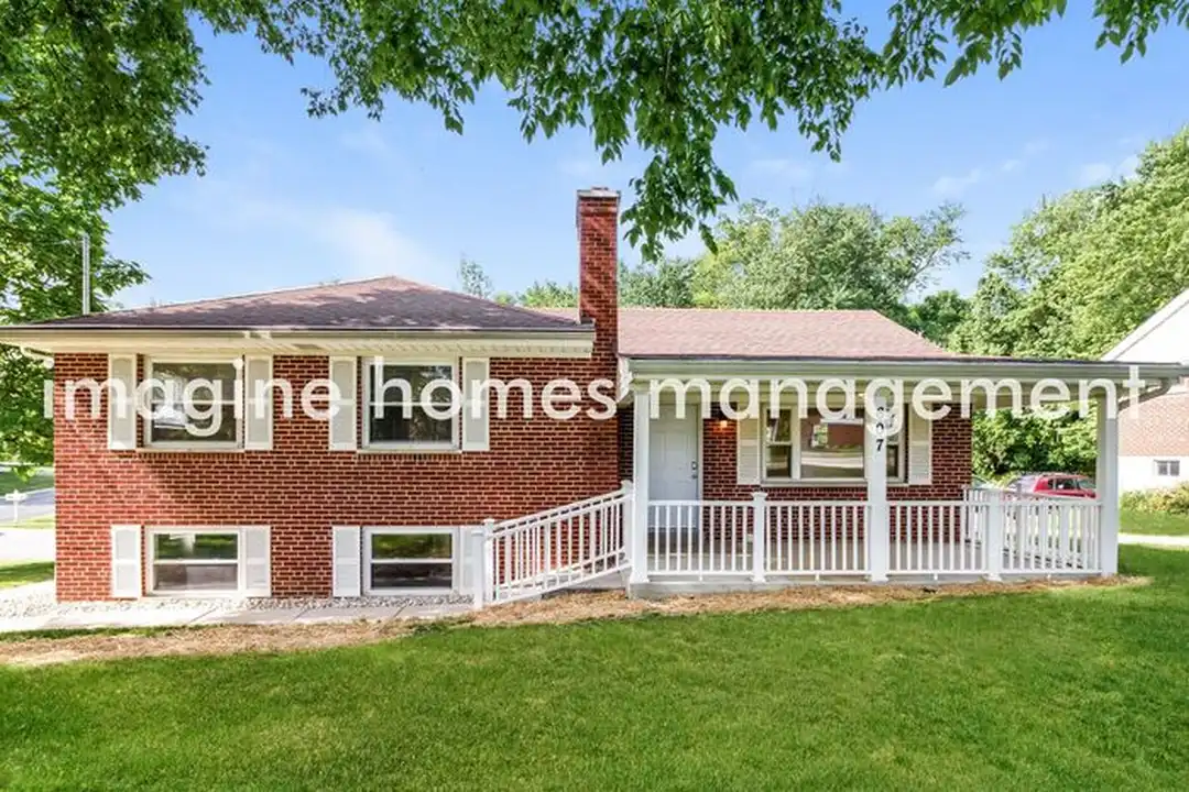 607 W Kemper Rd – photo 1 of 21