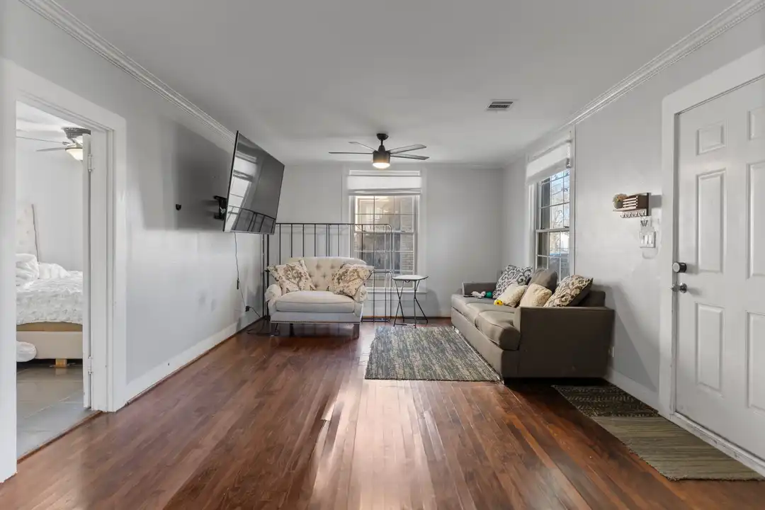 2520 1st St - More