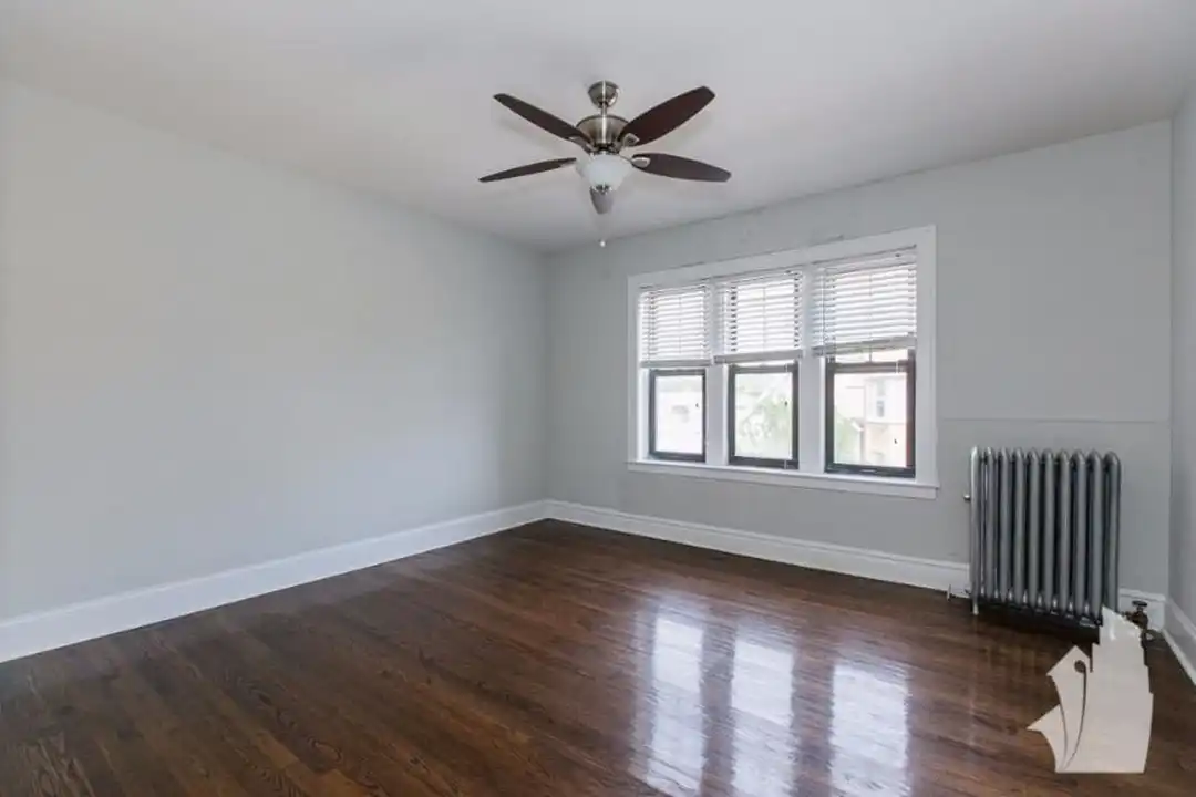 5158 N Leavitt St - View 5