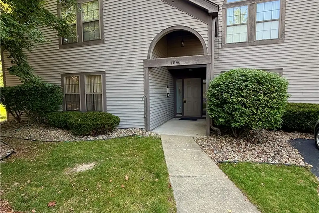 4046 St Andrews Ct unit 1 – photo 1 of 20