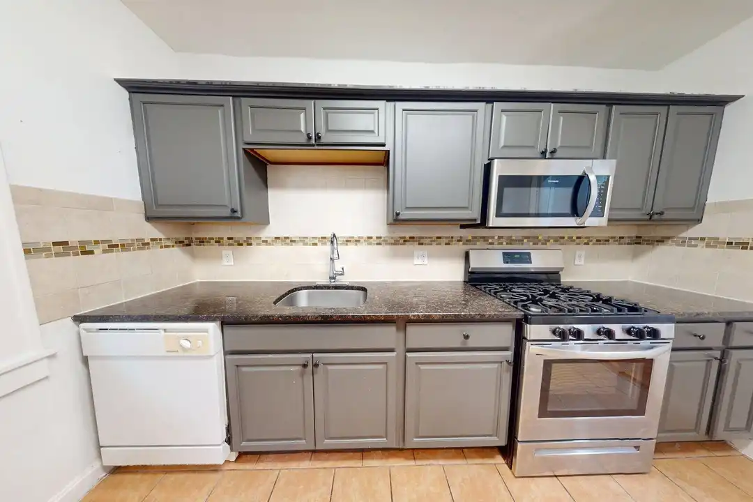 2666 N Moreland Blvd – pohled 6