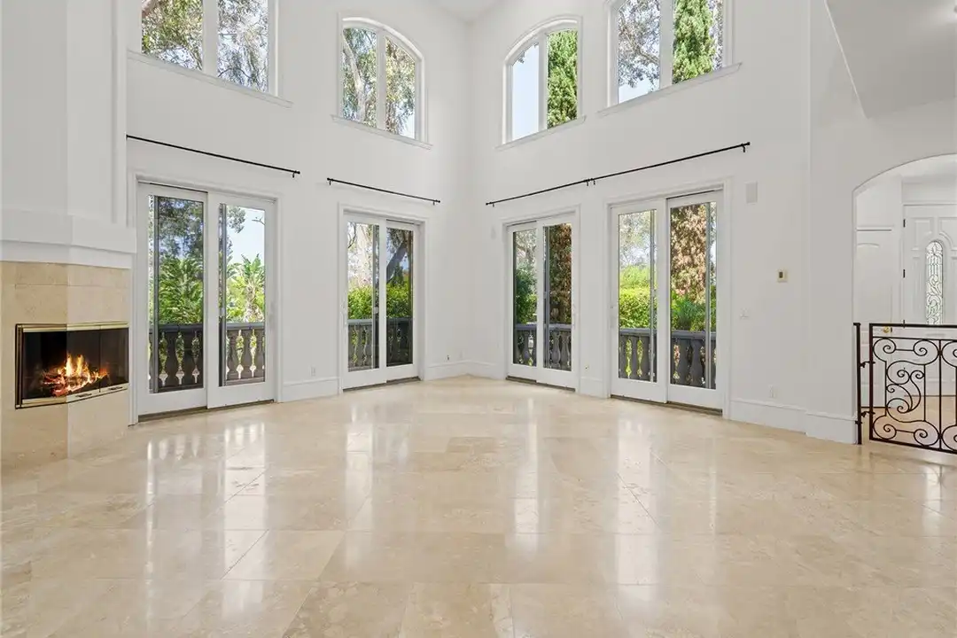 3210 N Ardmore Ave - View 5