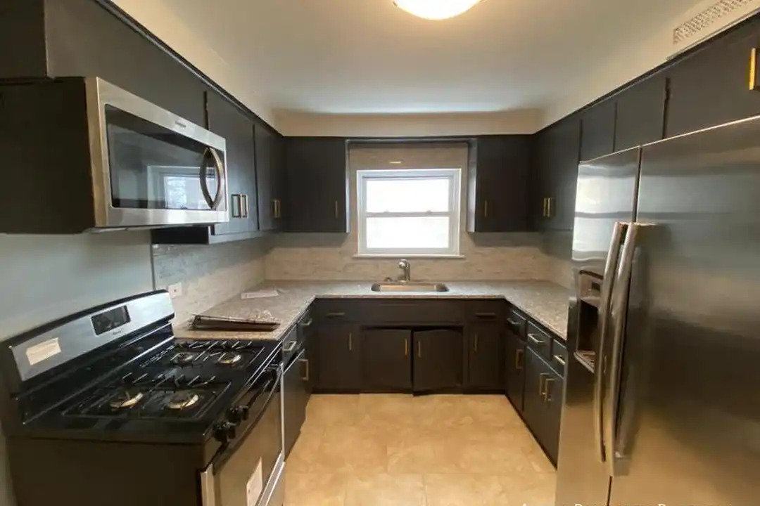 2439 W 116th St unit 2EAST – photo 1