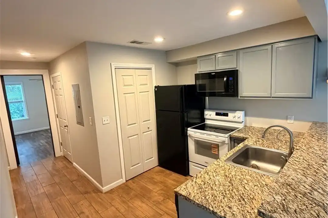 1537 Post Rd #101 - View 5
