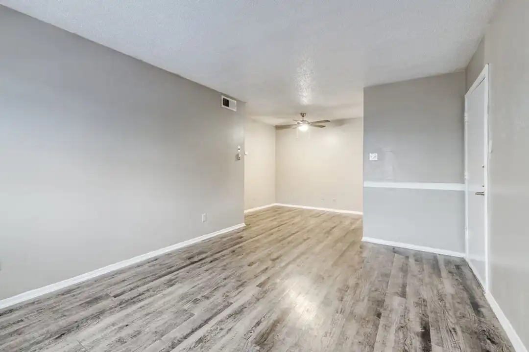 400 Ralph St - View 4
