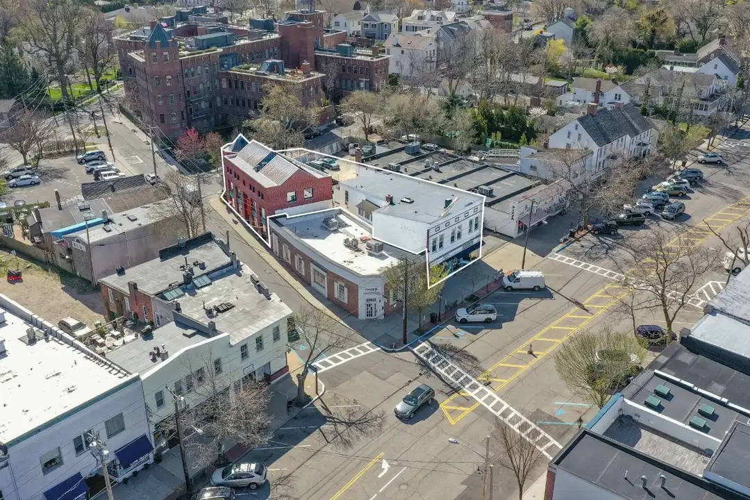 75 Washington St #A – photo 1 of 14