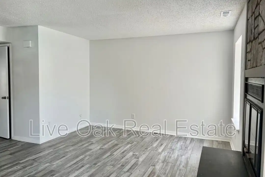 2141 Whispering Sands Ln - View 4
