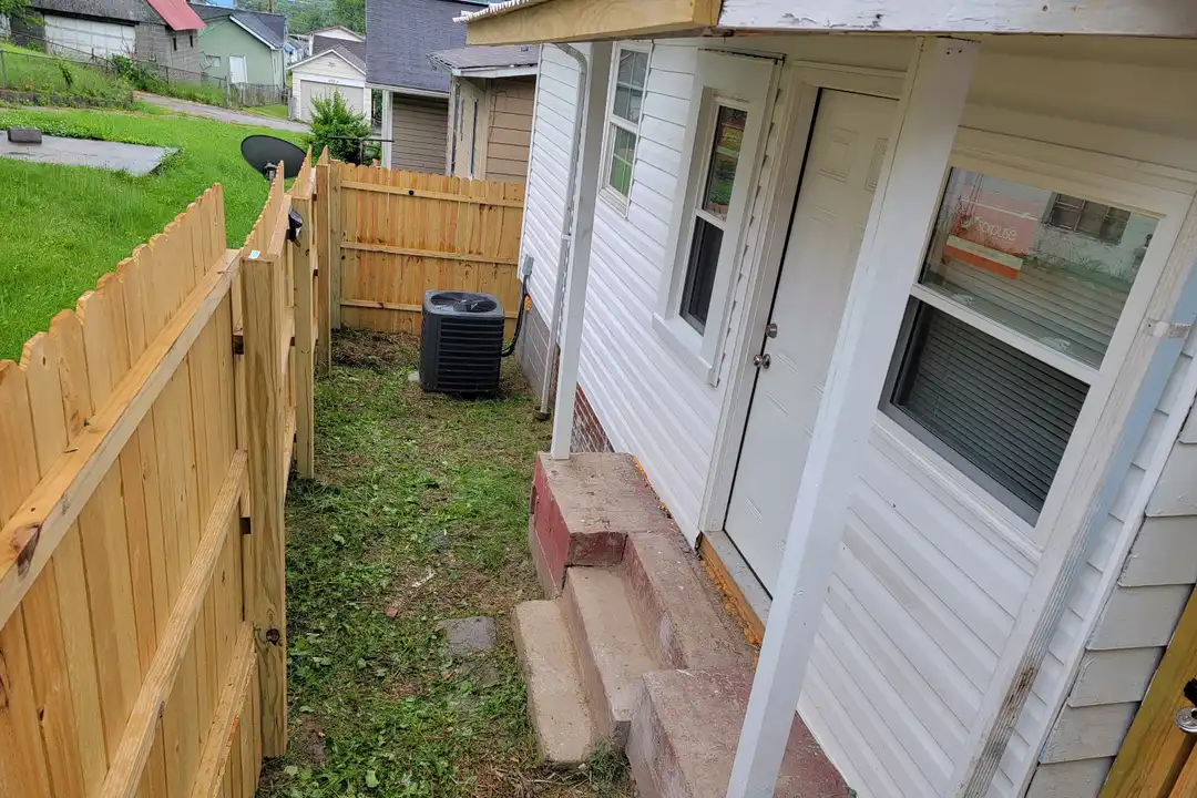 920 Hendrix Ave - View 4