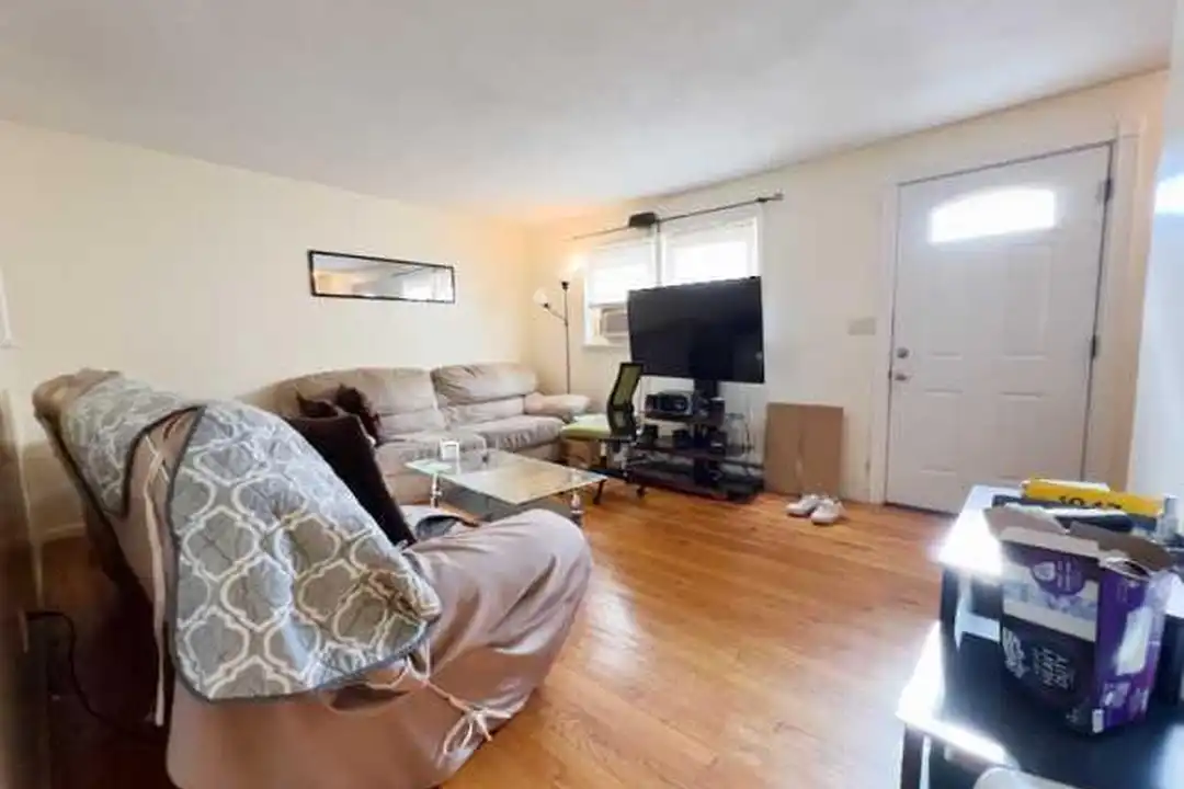 52 Lawn St - View 4