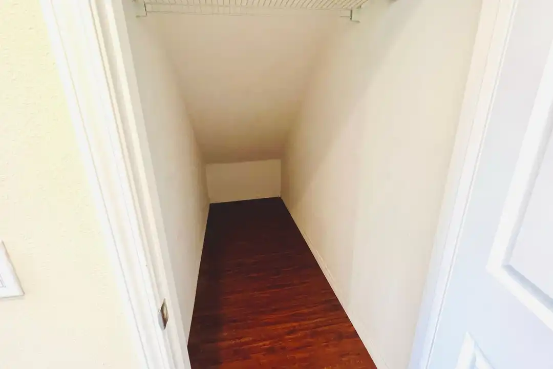 House in Pomona - View 5