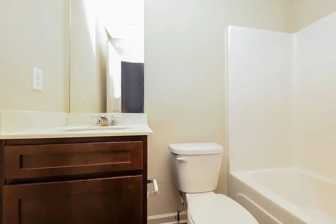 706 Highwood Ln - View 4