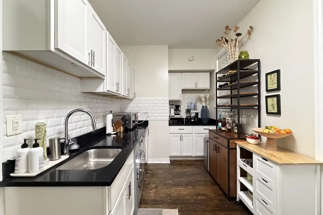 320 Lee St unit 3 - View 2