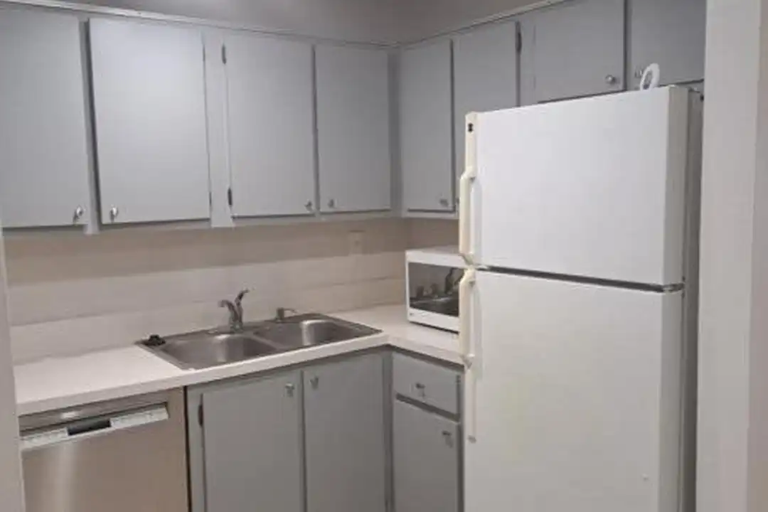 2671 Riverside Dr unit 6 - More