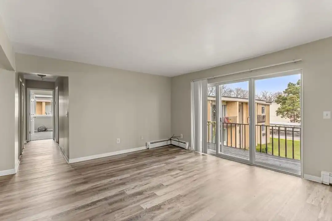 21850 Coolidge Hwy unit Apt 203 – pohled 3